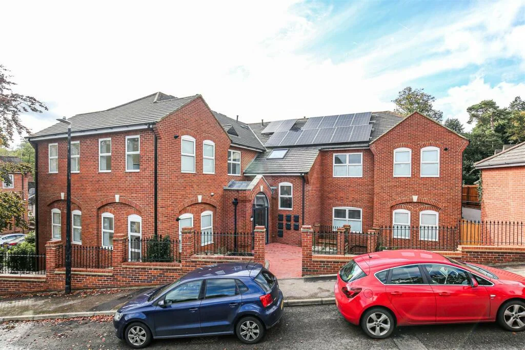 Falcon House — Westerham, Kent, photo 2