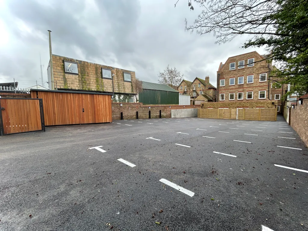 Manor Road — Wallington, London, photo 15