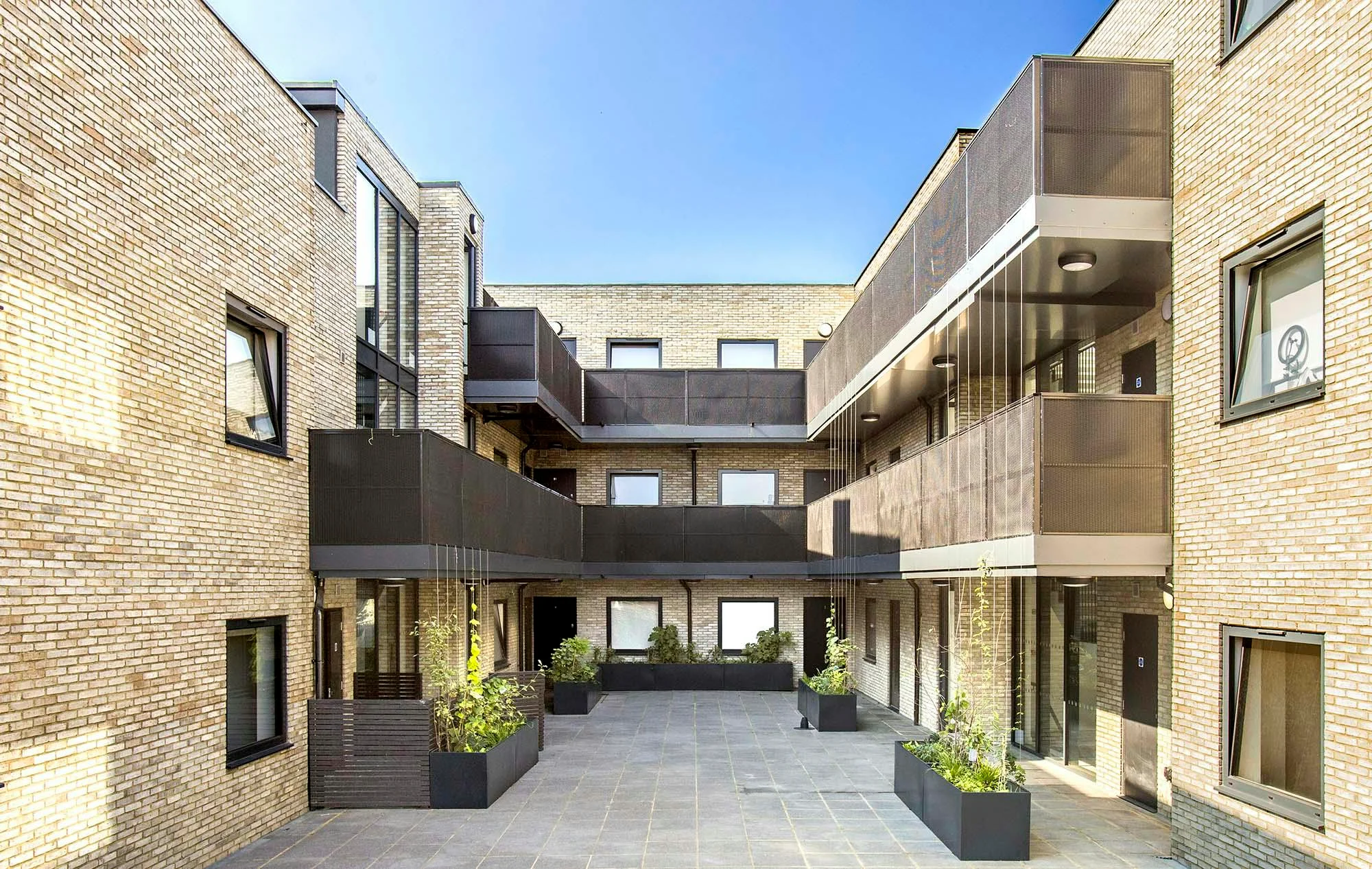Ray Massey Way — East Ham, London, photo 6